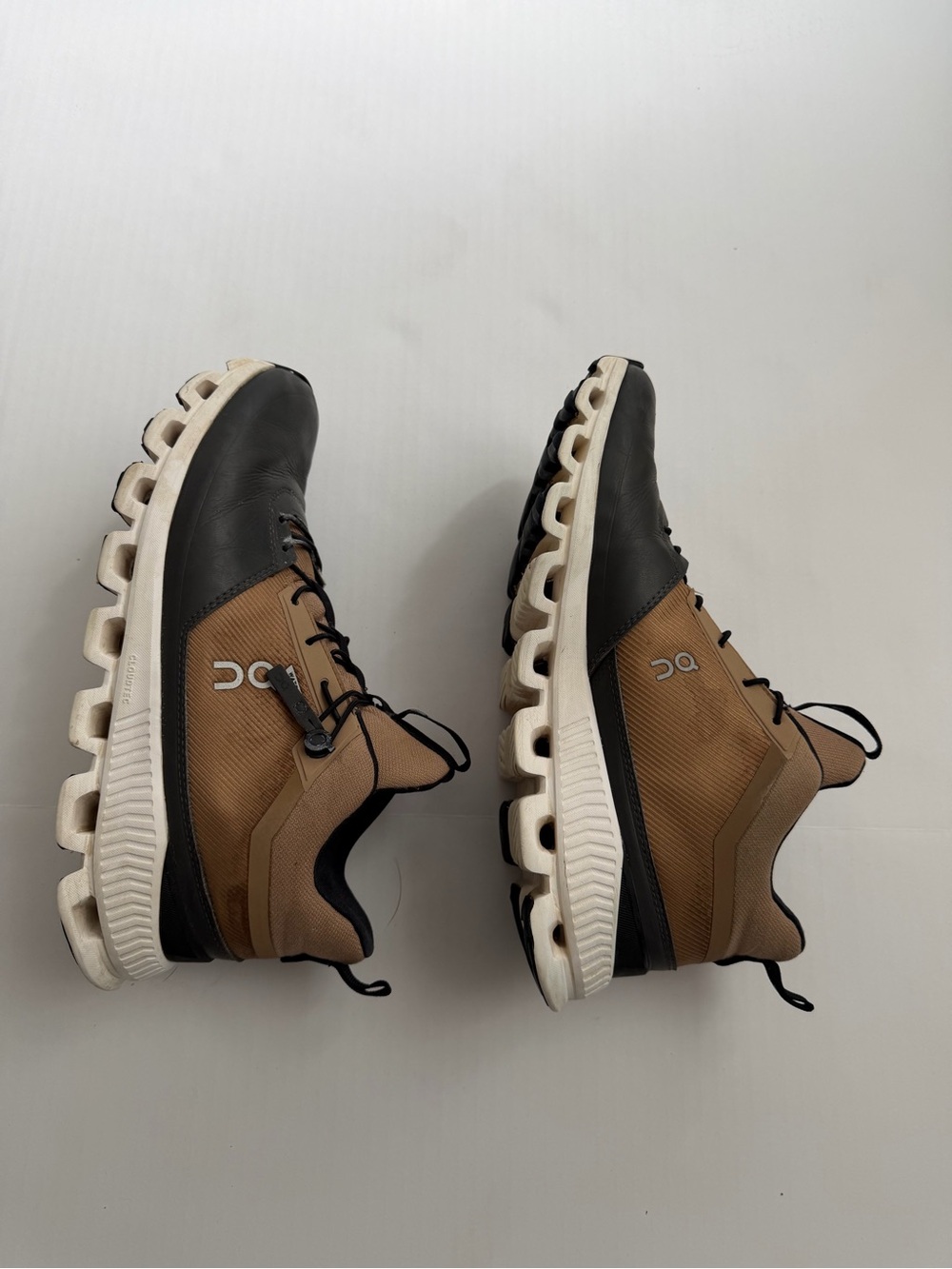 On Running Cloud Hi Waterproof Sneakers Women’s Size 9 Tan Hiking Shoes - Picture 4 of 5